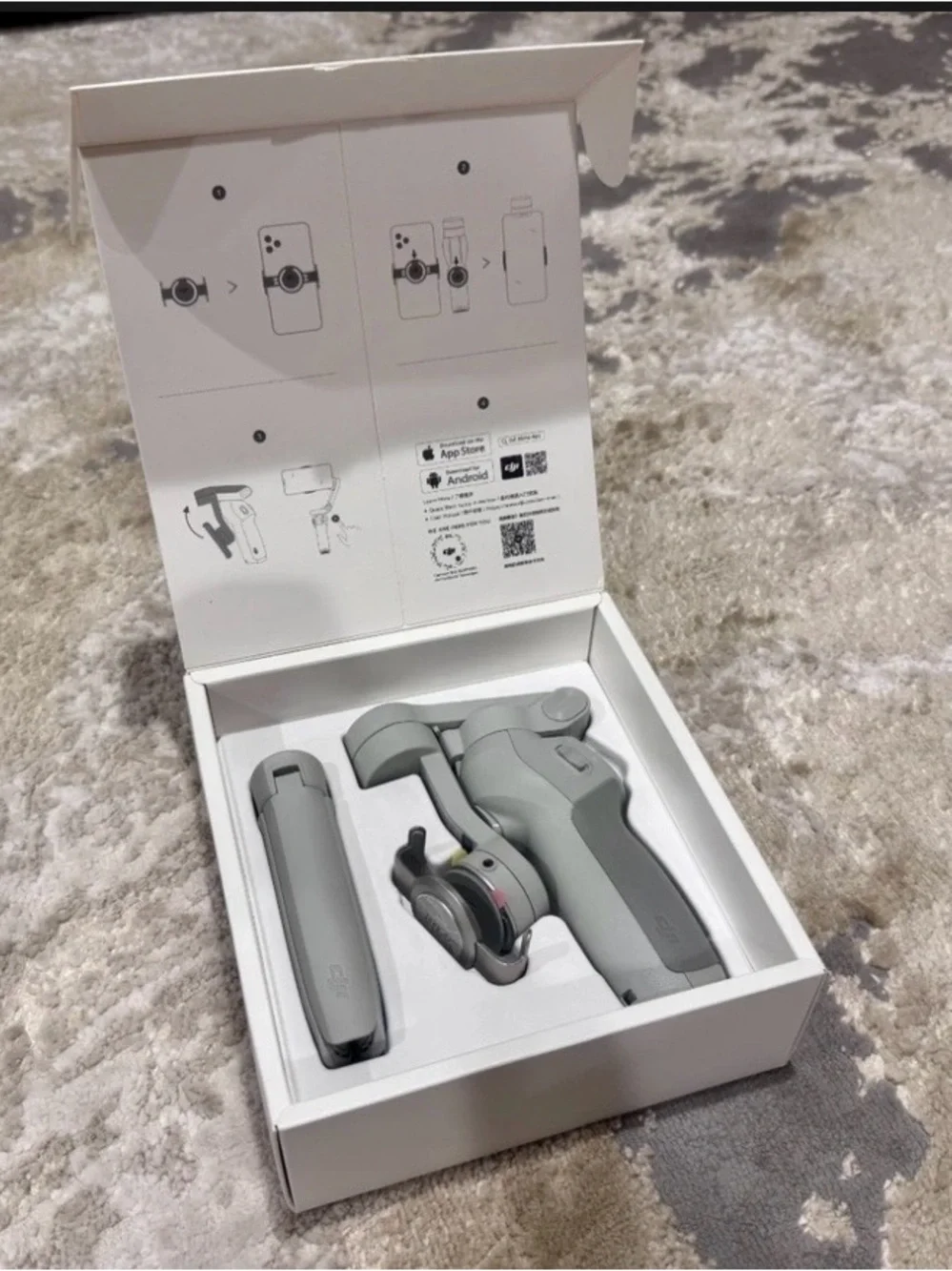 DJI OM 4 SE Smartphone Gimbal - Light Gray